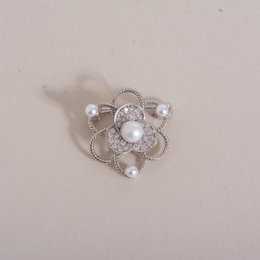 Pearl Flower Gold Plated / Sliver Crystal Pin Brooch