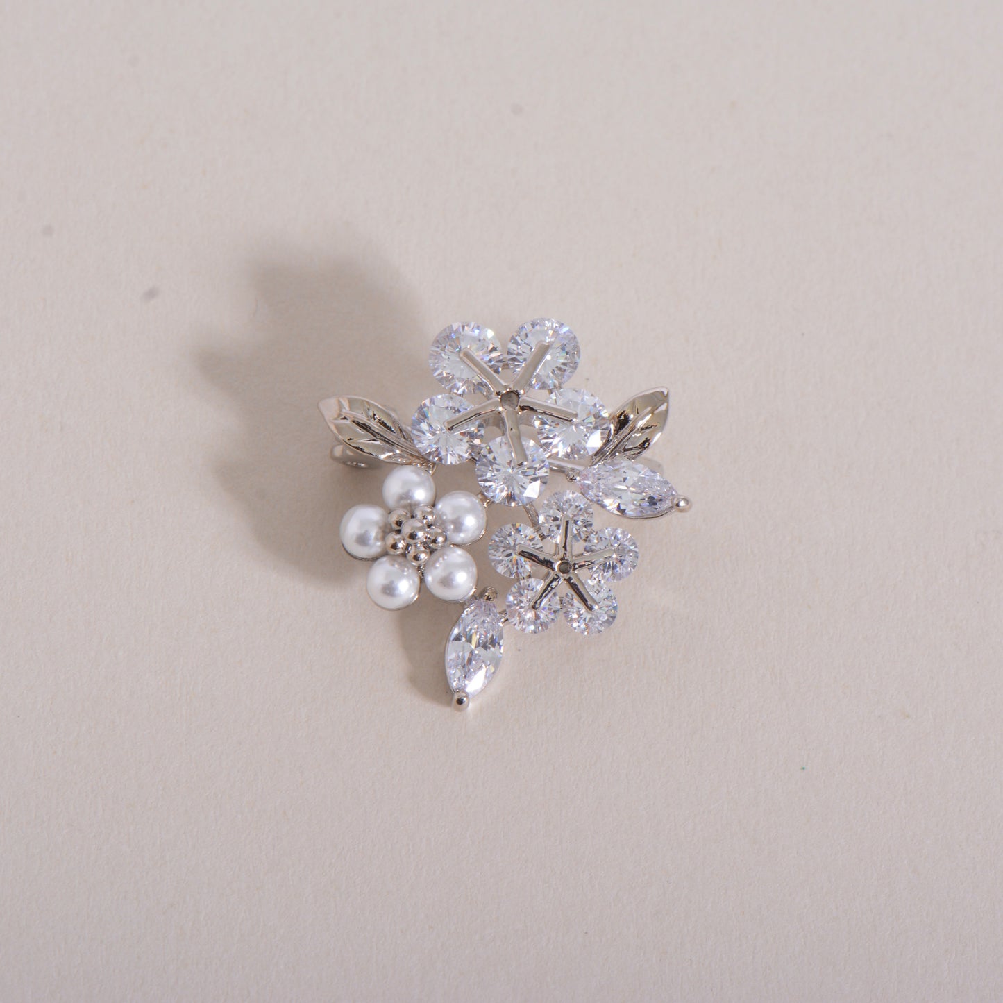 Flower Floral Pearl Sliver Crystal Pin Brooch