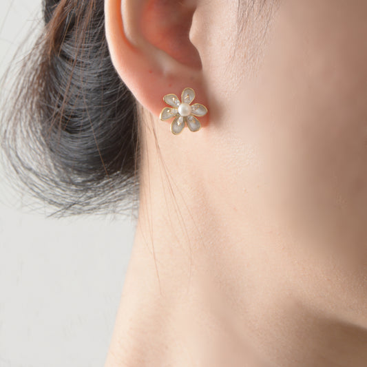 Gold Flower Pearl Earrings